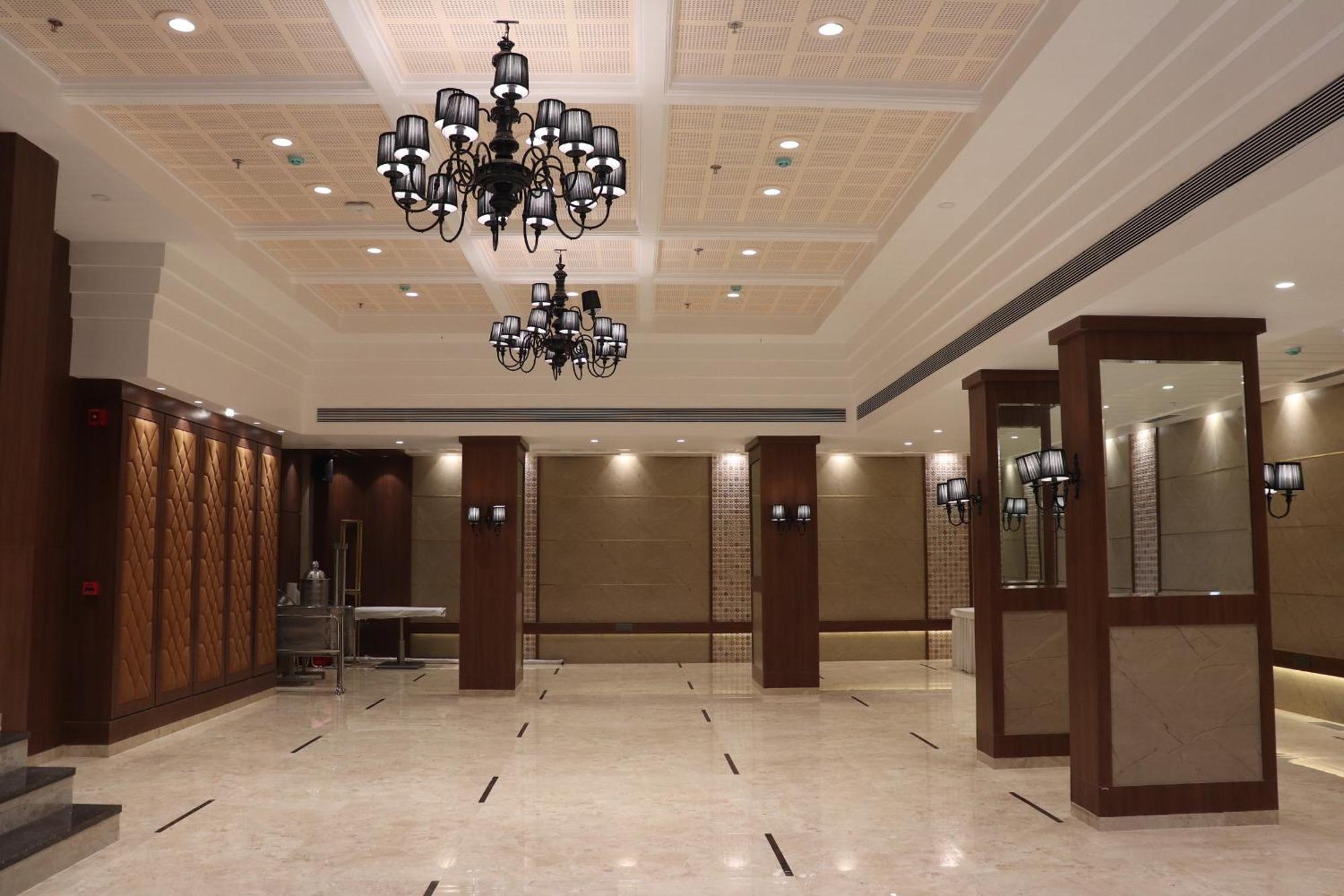 Hotel Golden Nest Thane Exterior photo
